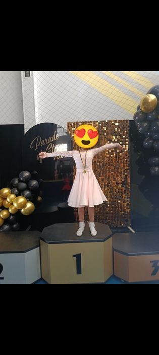 Бейсік, бальна сукня.