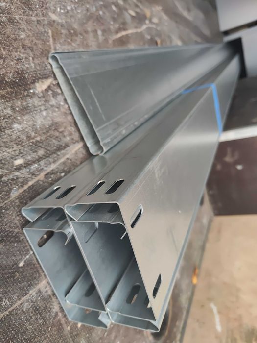 KBJ100H42/3 BAKS korytko pełne 100x42mm ocynk 2odcinki po3m +1pokrywa