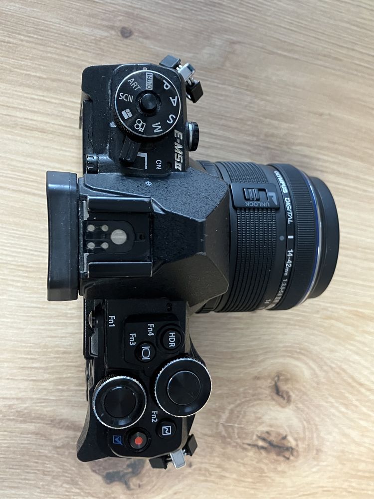 Olympus E-M5 Mark II Aparat + akcesoria