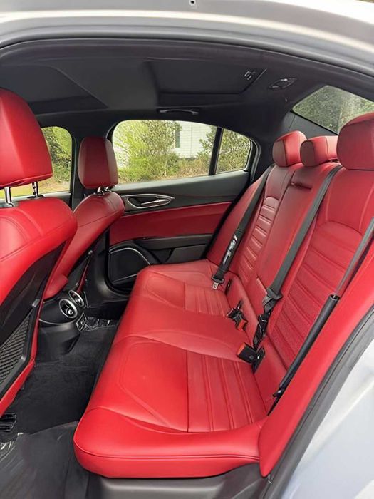 Alfa Romeo Giulia      2021