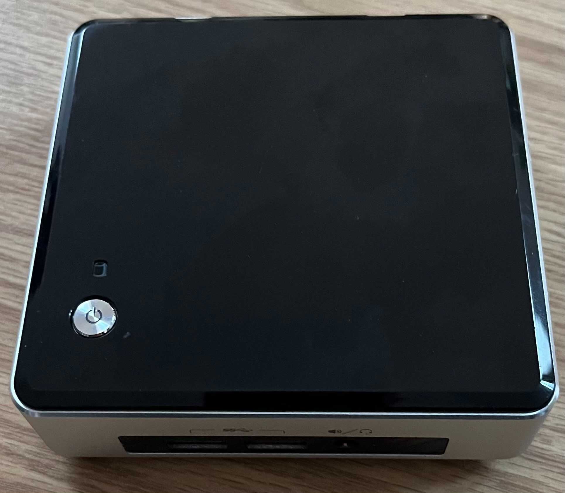 Computador Nuc Intel i3-6100U