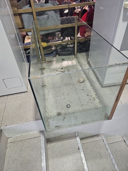 Vendo aquário usado