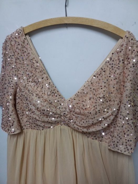 Довга нарчдна весірня сукня великого розміру