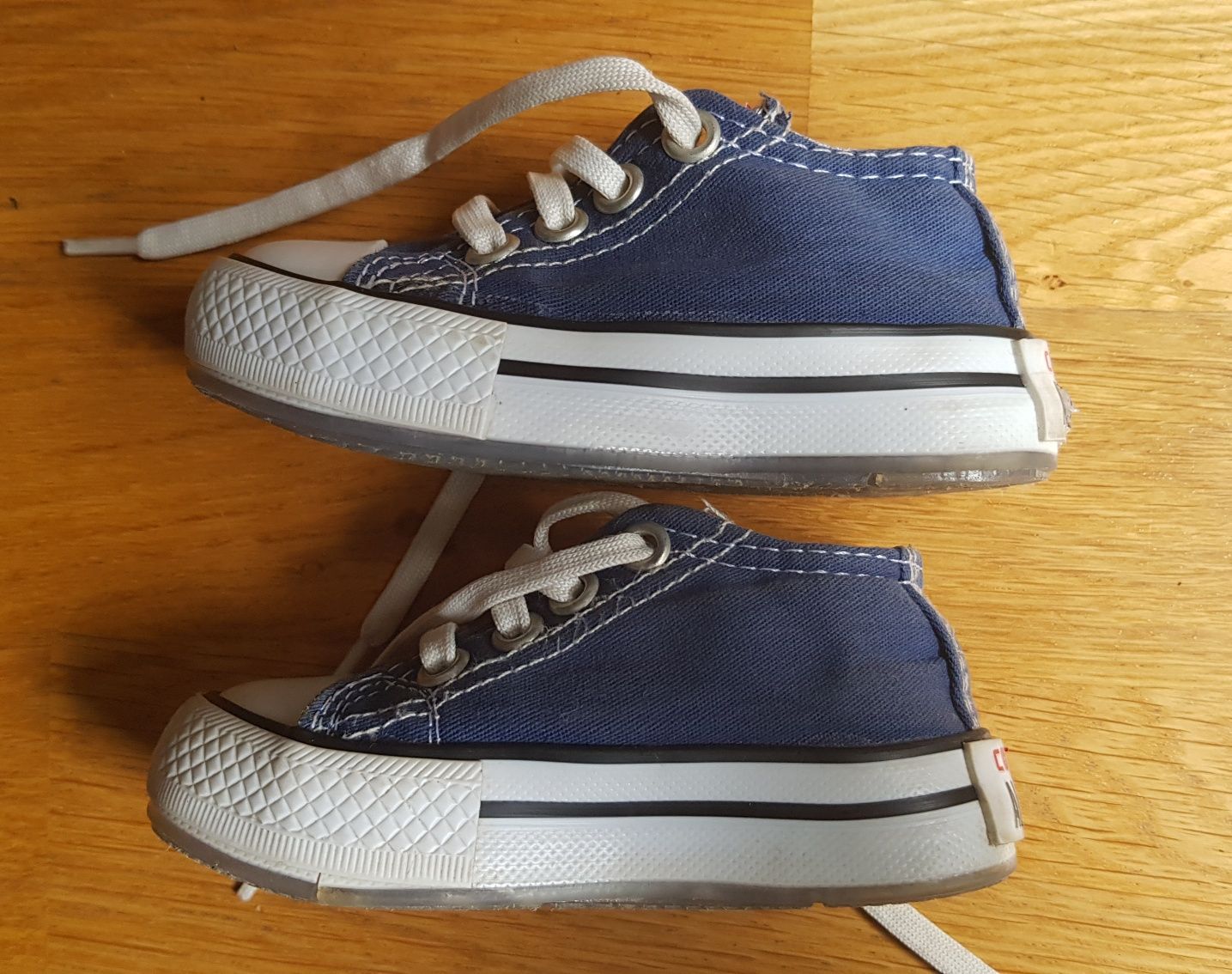 Trampki converse rozmiar 21, świecące