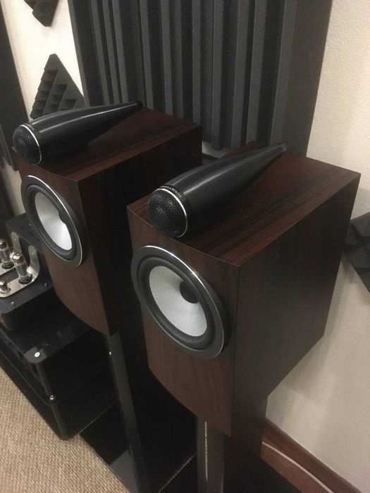 Акустичні системи Bowers & Wilkins 705 S3 зі стендами B&W FS-700 S3
