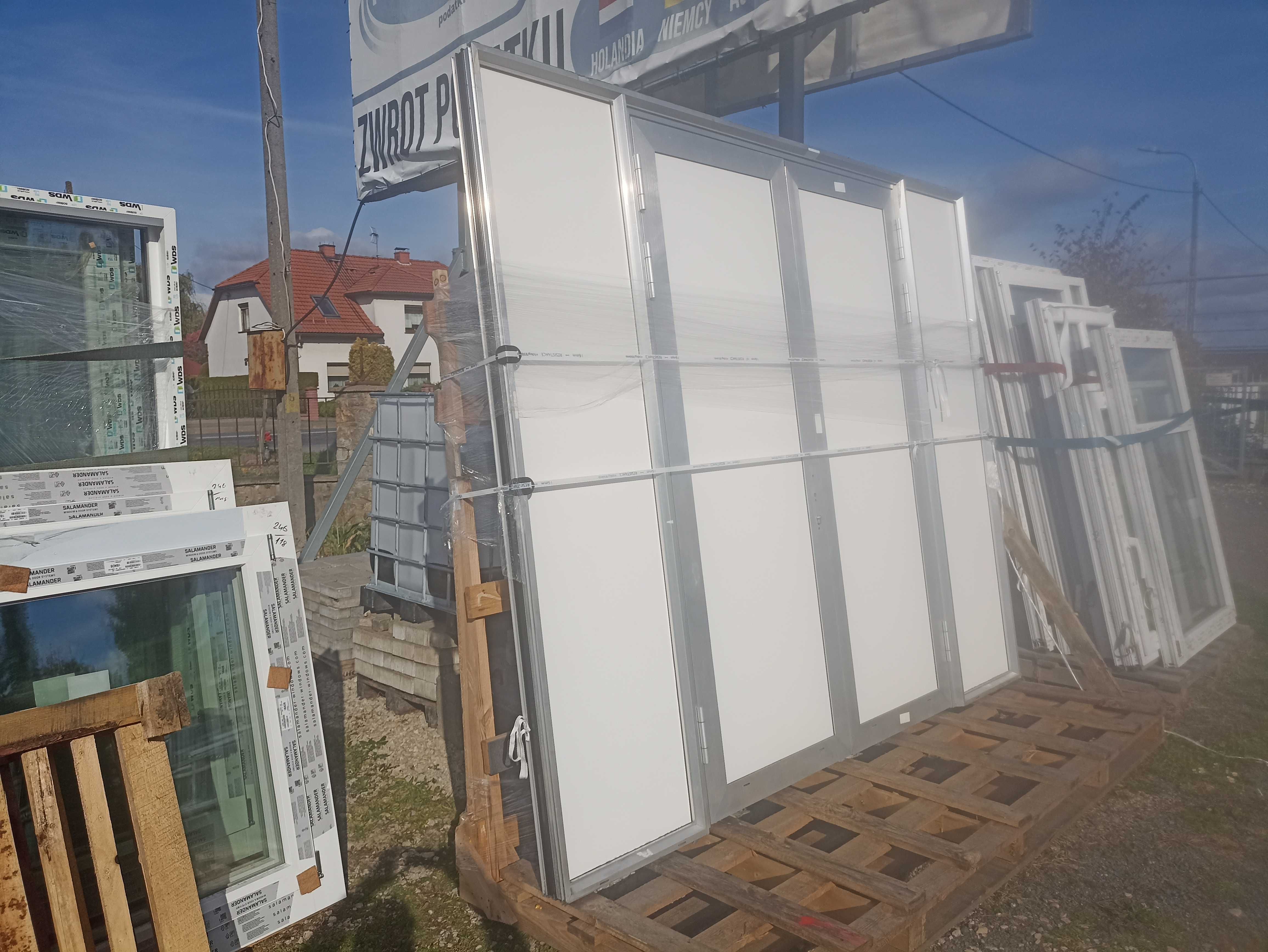Drzwi aluminiowe 300/248 białe na zewnątrz otwierane