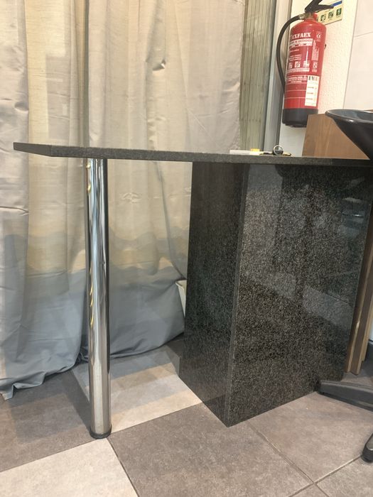 Balcao de rececao em marmore