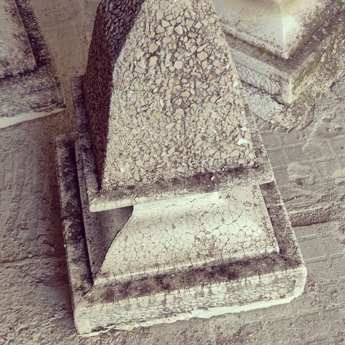 Vendo 4 pinos de pedra