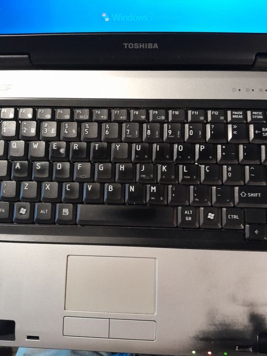 Portátil Toshiba a funcionar