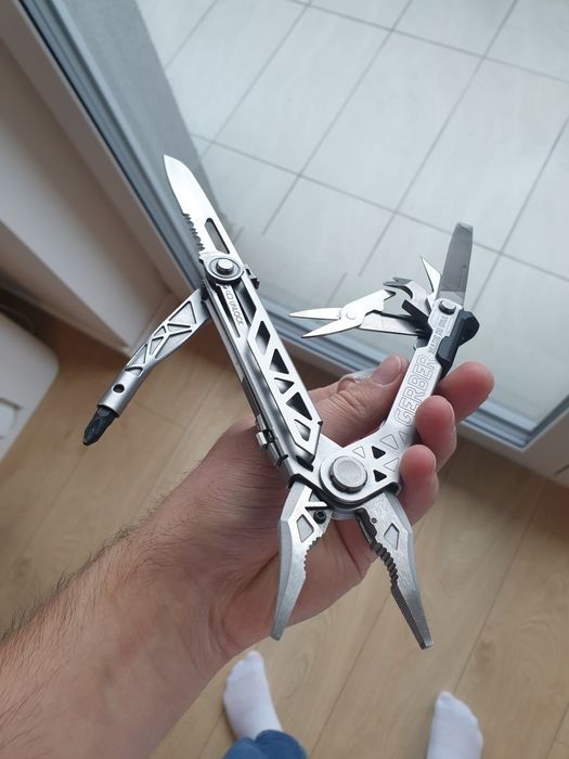 Gerber Center Drive PLUS (nie victorinox , leatherman)