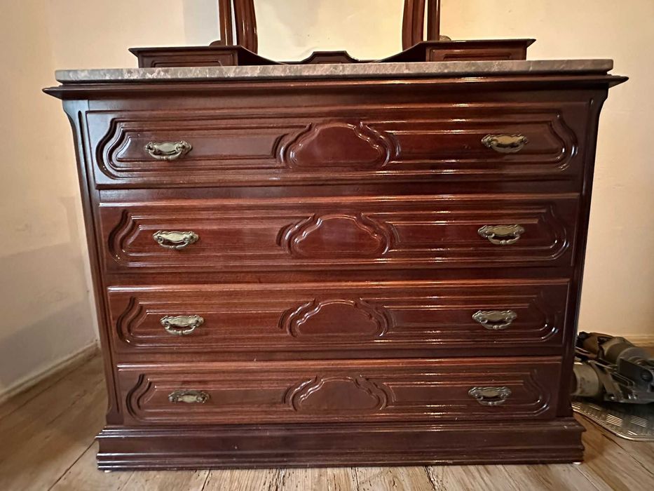 Cômoda madeira com espelho