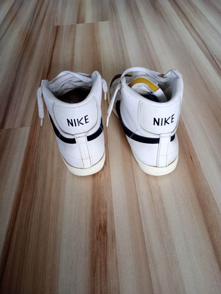 Wysokie adidasy NIKE rozm 40 plus granatowe kllapki