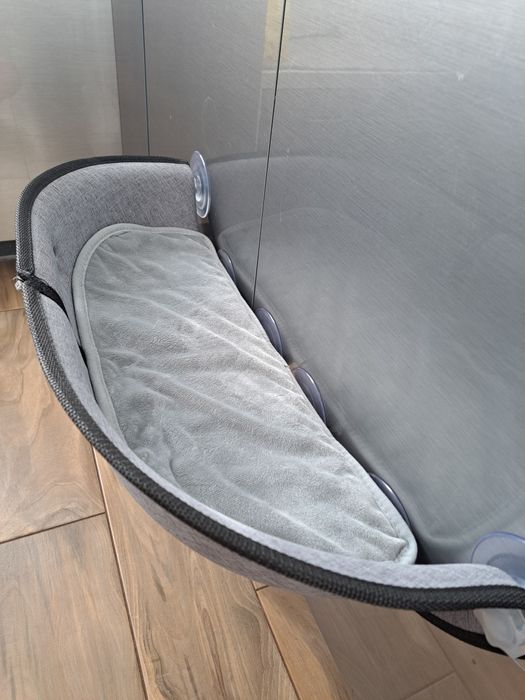 Legowisko dla kota na okno z 6 przyssawkami 782