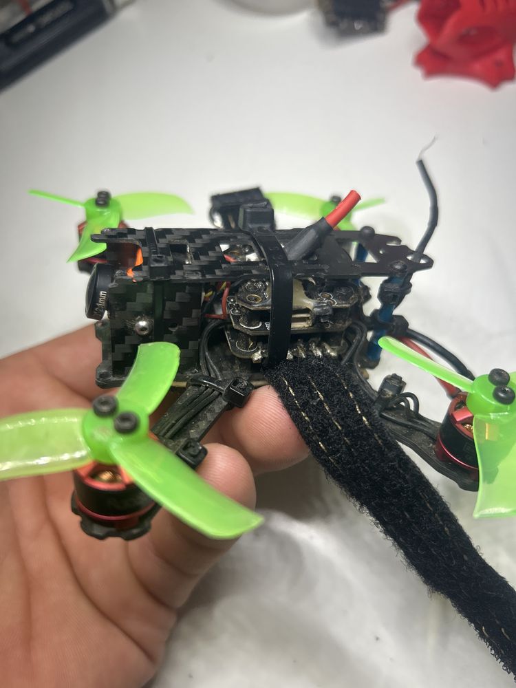 dron FPV mini, gotowy do lotu, hobby, 3 Lipo 3S, wideo