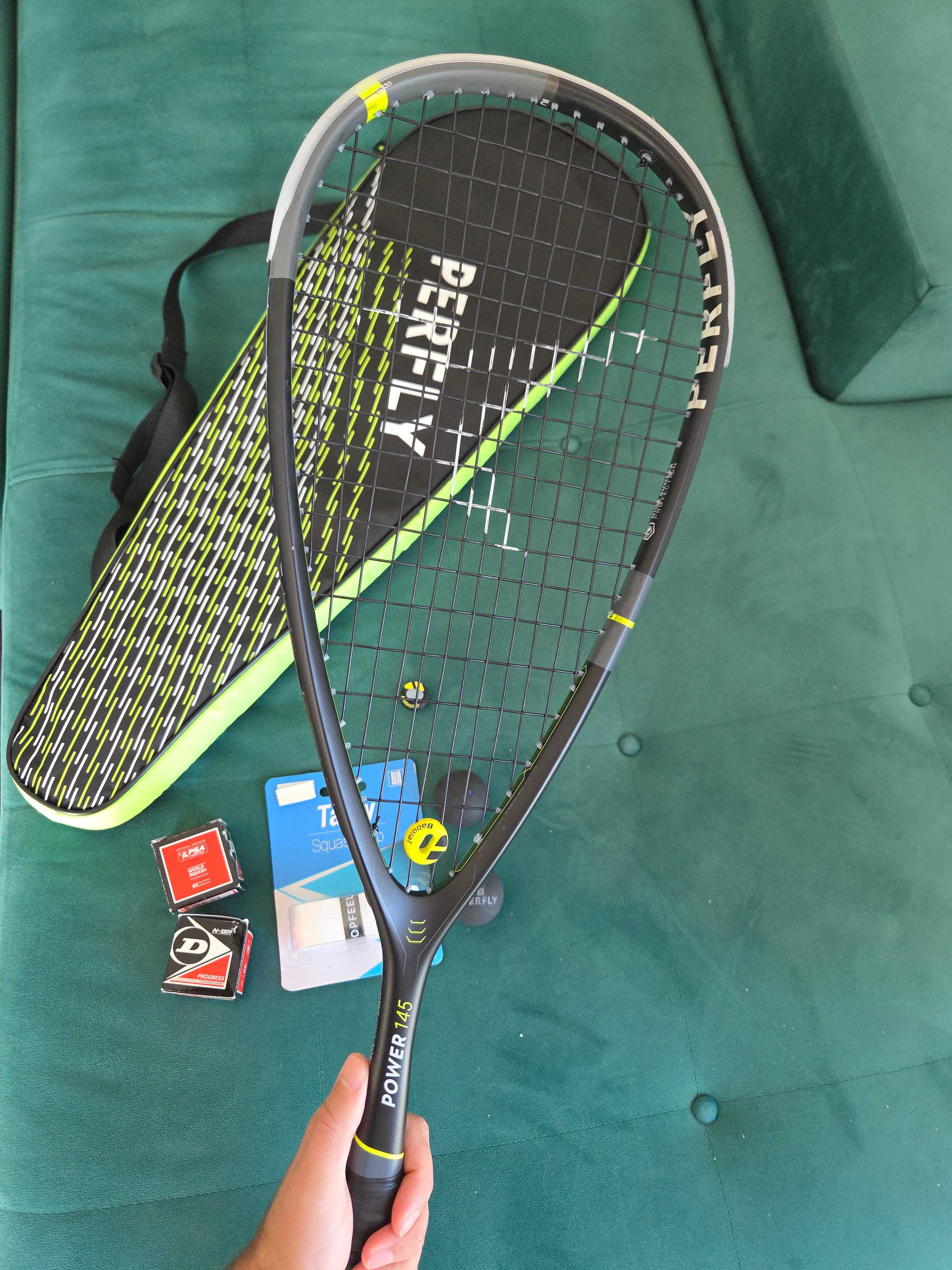 Zestaw squash: rakieta Perfly Power 145, pokrowiec, piłki, owijka