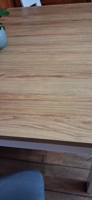 Sprzedam komplet  stół z 4 krzeslami