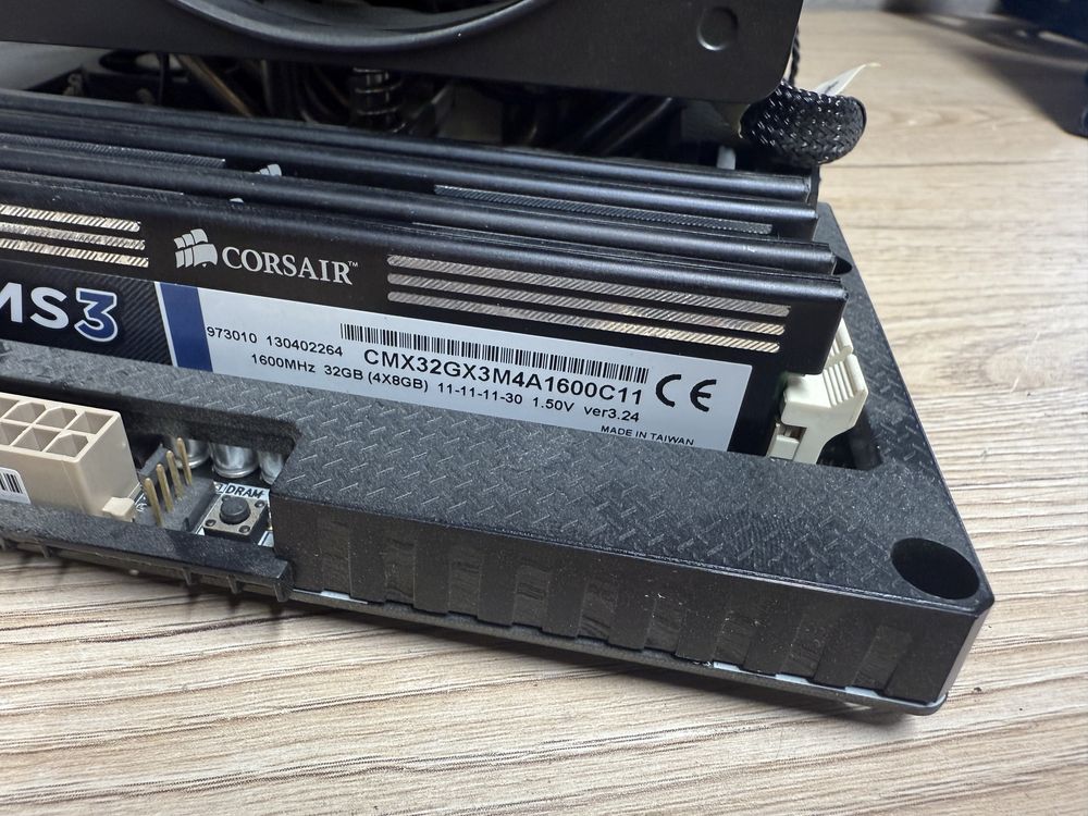 Комплект Asus Sabertooth Z77 + intel i7 3770 + 32gb DDR3