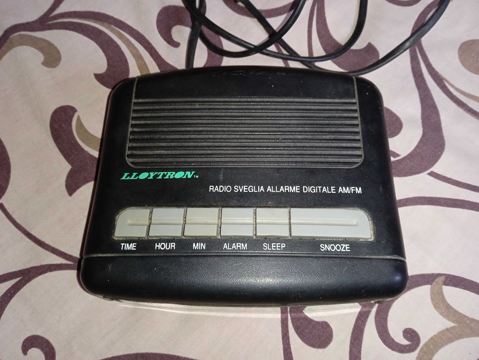Радіо годинник будильник