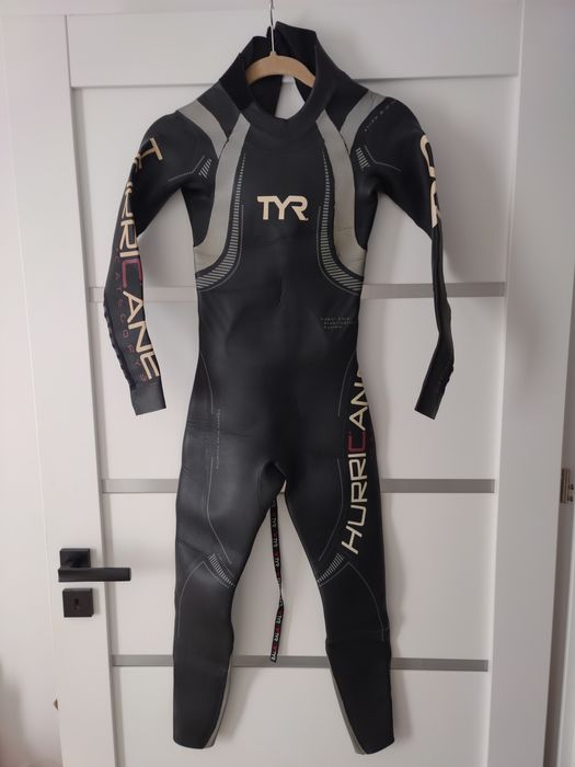 Pianka TYR hurricane cat 3 triathlon