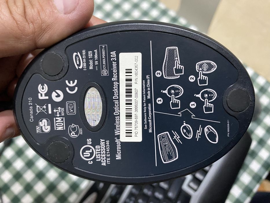 Microsoft Wireless Comfort Keyboard 1.0A e rato