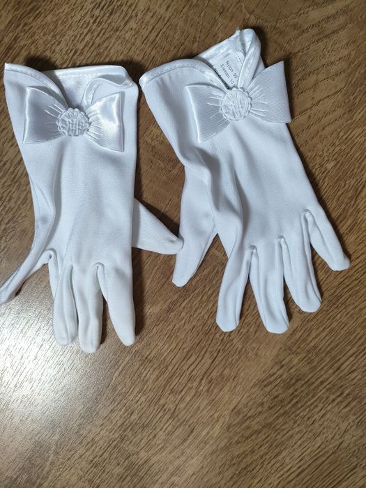 Piękna alba komunijna