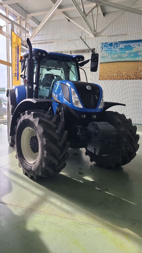 Трактор New Holland T7.260