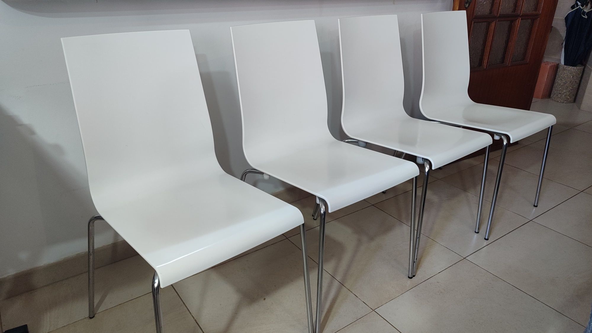 Conjunto de 4 cadeiras de Inox