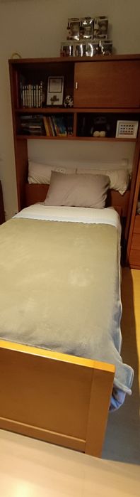 Cama solteiro com estrado elevatório