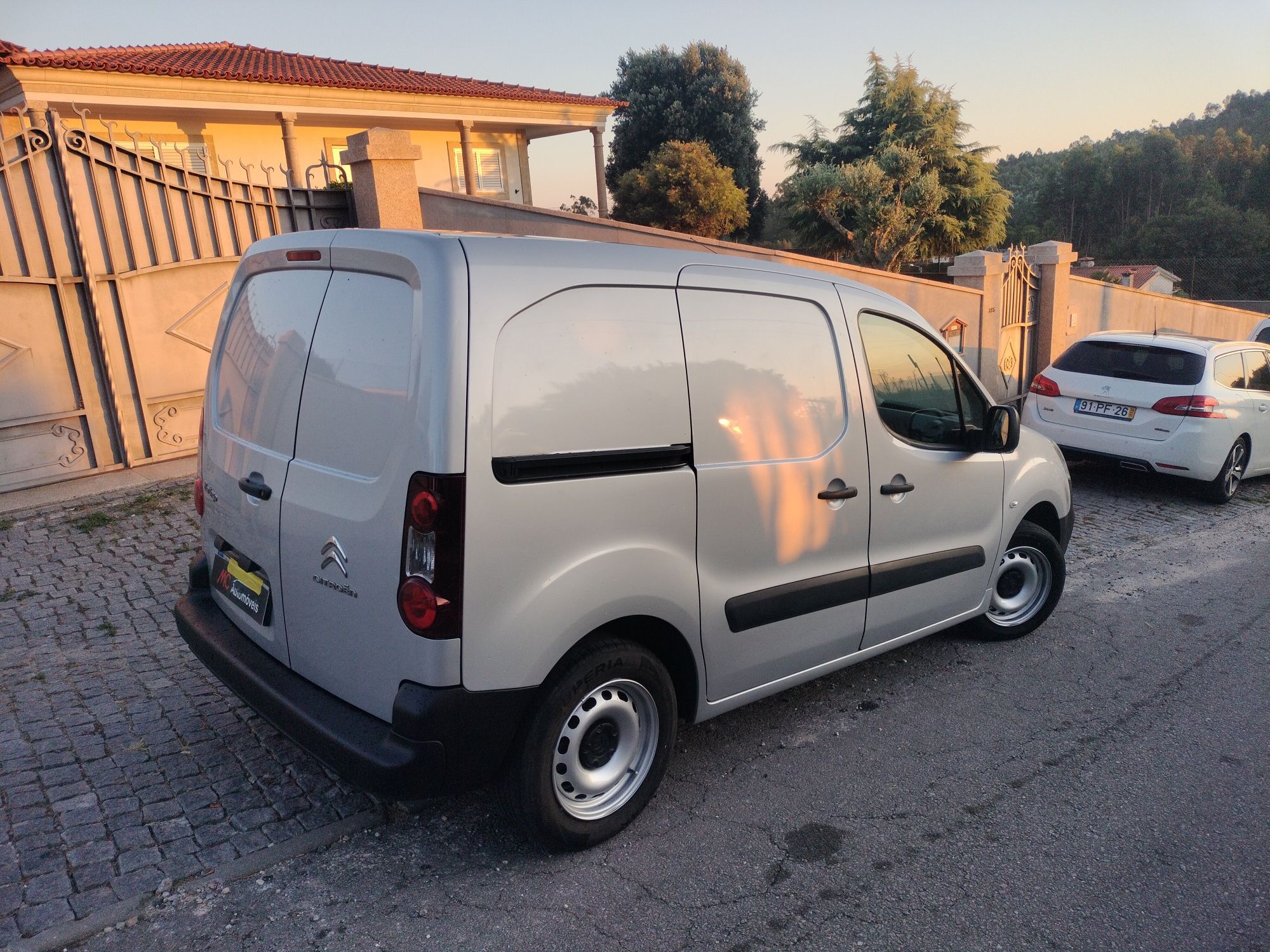 Peugeot partner de 2018com 100 CV motor 1600 HDI so 187 mil km
