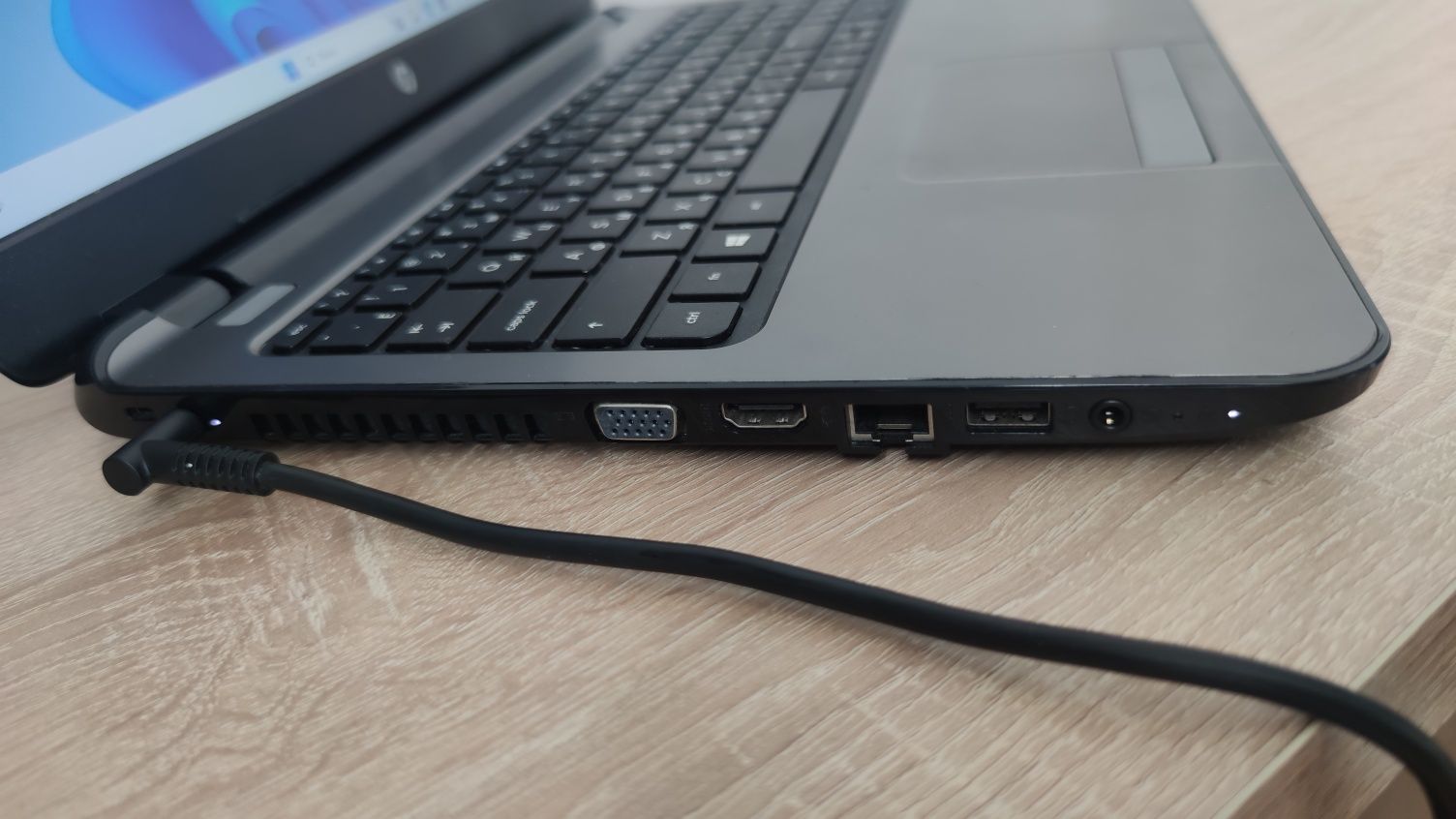 Ноутбук HP 250 G3 / 15,6