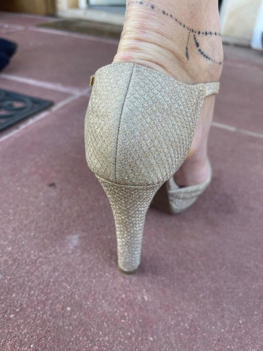 Sandália Dourada - N37