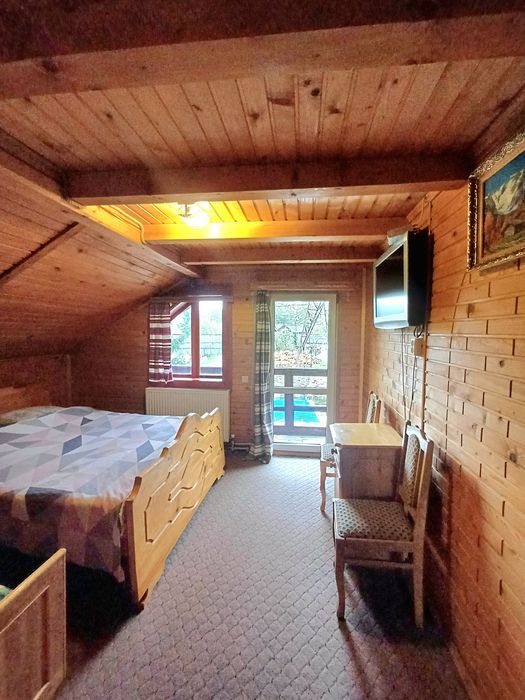 Котедж у Карпатах з чаном.