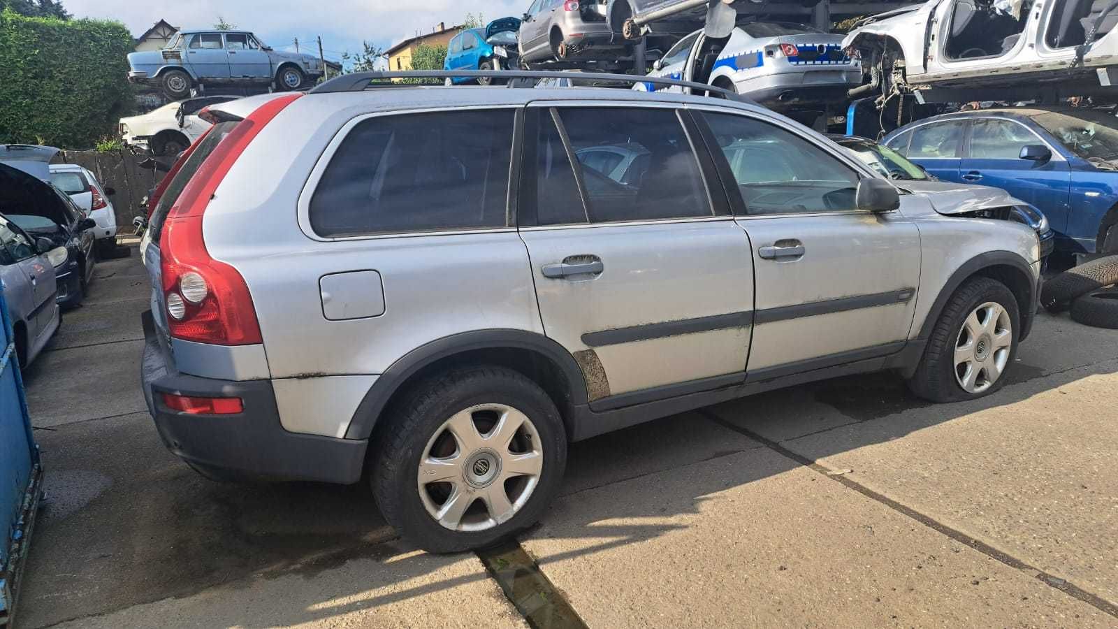 błotnik prawy tył element cięty Volvo XC90