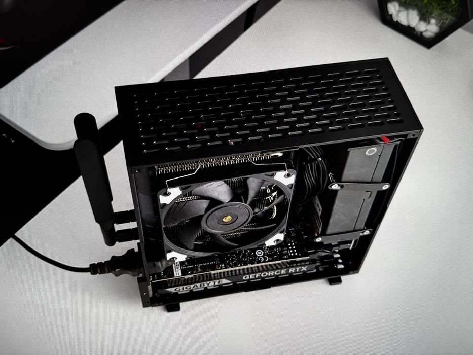 Корпус mini itx sff Lzmod mini a 24 v5 2.0