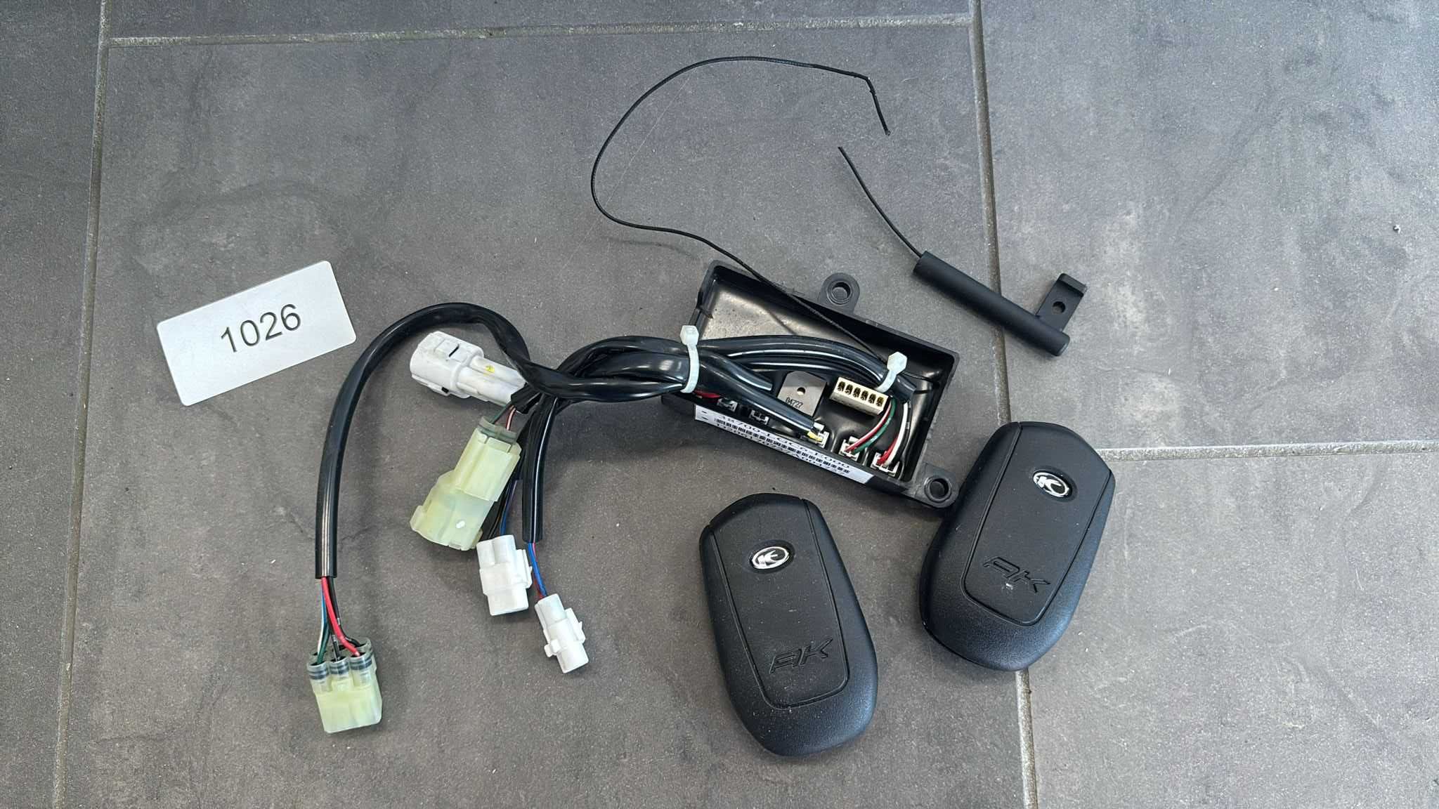 Moduł Sterujący Włącznika Zapłonu+2x Pilot Kymco AK 550. 17-23 [1026]
