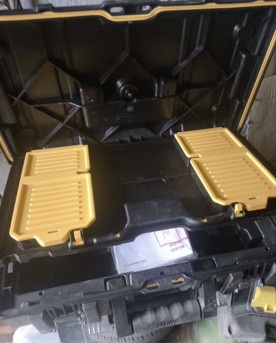 Nowa walizka skrzynia dewalt toughsystem 1 z wkładką