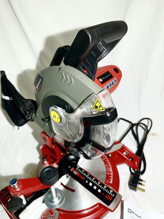 Пила торцовочная Einhell ТC-MS 2112! из Германии!
