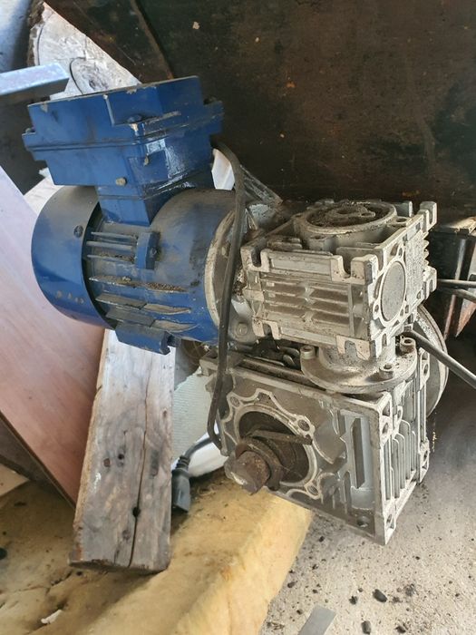 Sprzedam części do  pieca z podajnikiem na ekogroszek 19Kw z Pleszewa.