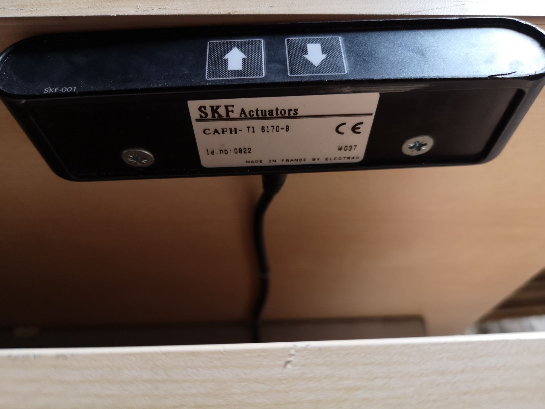 Stół biurowy elektryczny podnoszony