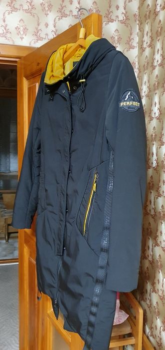 Куртка жіноча,подовжена.