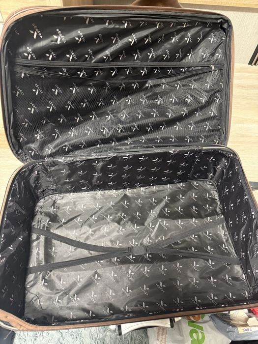 Велика валіза для подорожей, недорого