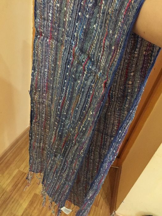 Красивый шарф.