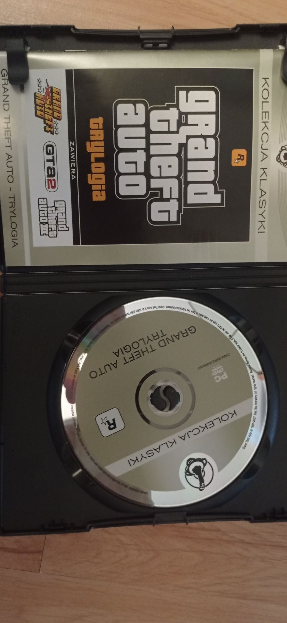 GTA trylogia ( GTA, GTA 2, GTA III )