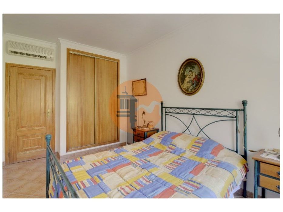 Apartamento T3 espaçoso no centro de Tavira com garagem box!