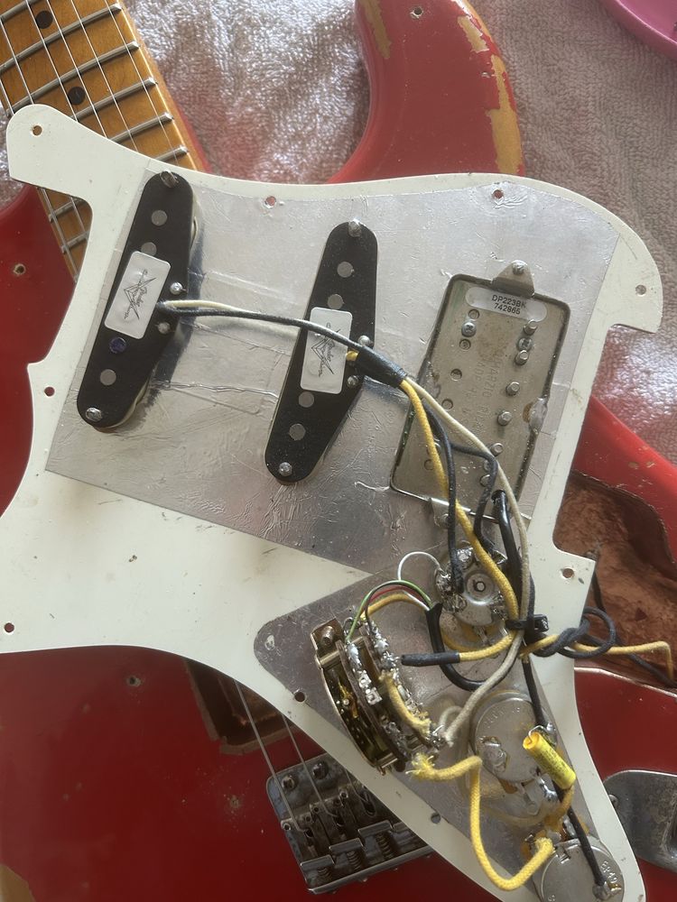 Gitara BUZZ yellowjacket relic fender stratocaster japan custom