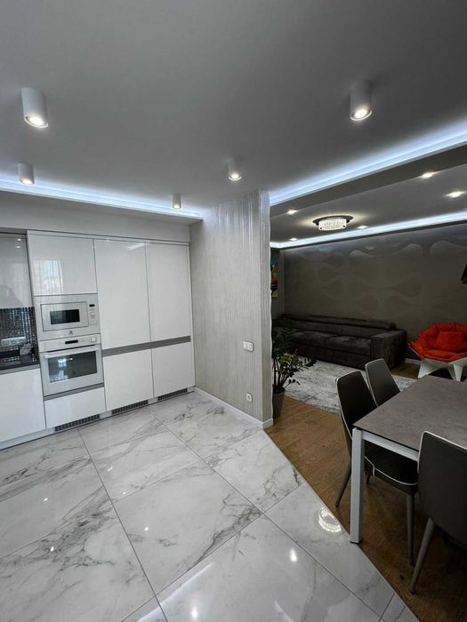 140 м² стиля и комфорта в ЖК «Салют" Продам 4 к квартиру ж/м Перемога