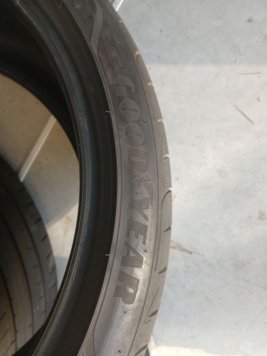 2 pneus 255 35 r19 RFT  Goodyear