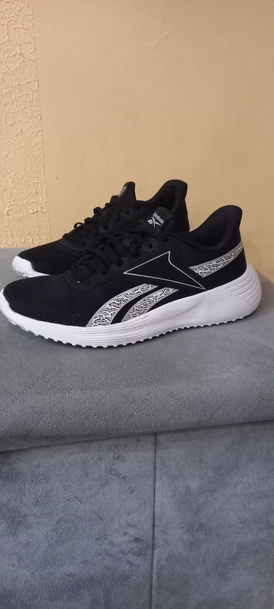 Adidasy damskie Reebok 37.5