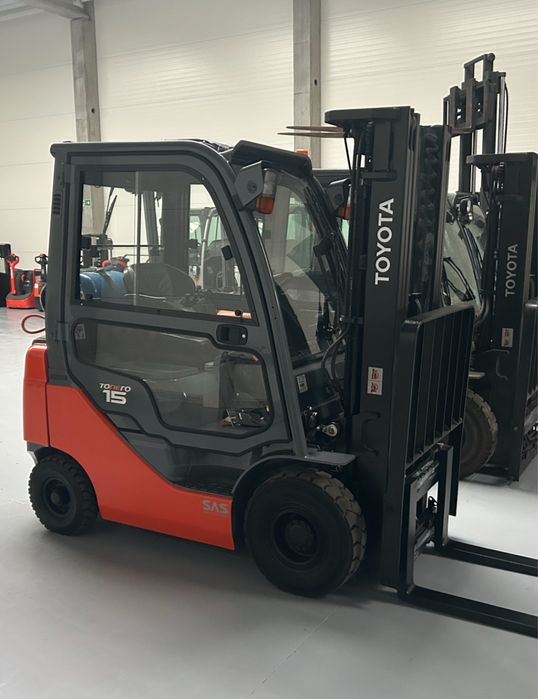 Wózek widłowy Toyota 02-8FGF15 triplex 4700mm kabina stan idealny