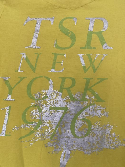 Żółty t-shirt ze srebrnym nadrukiem Top Secret